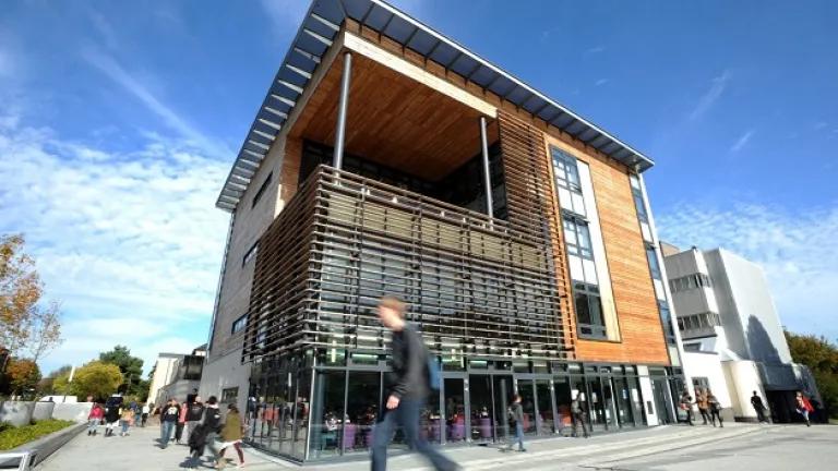 Noreen and Kenneth Murray Library