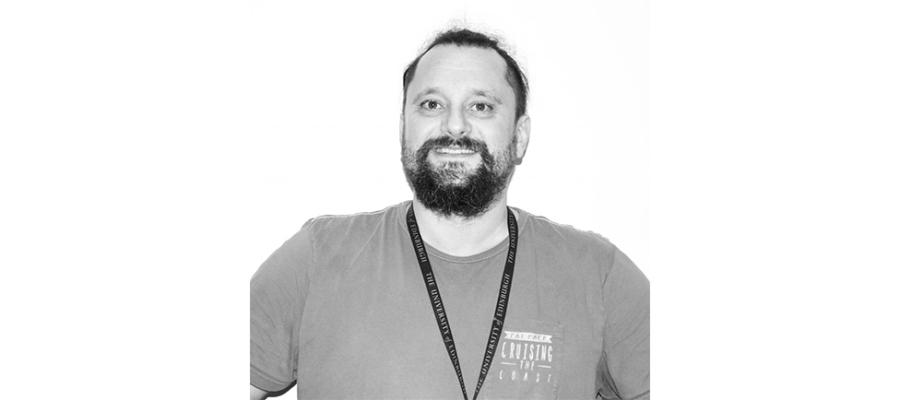 Headshot of Dr. Dariusz Abramczyk.