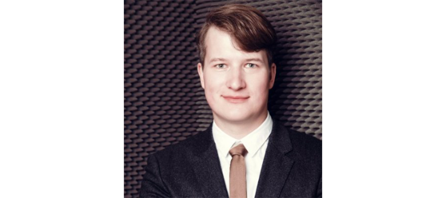 Headshot of Dr. Jan Oltmanns.