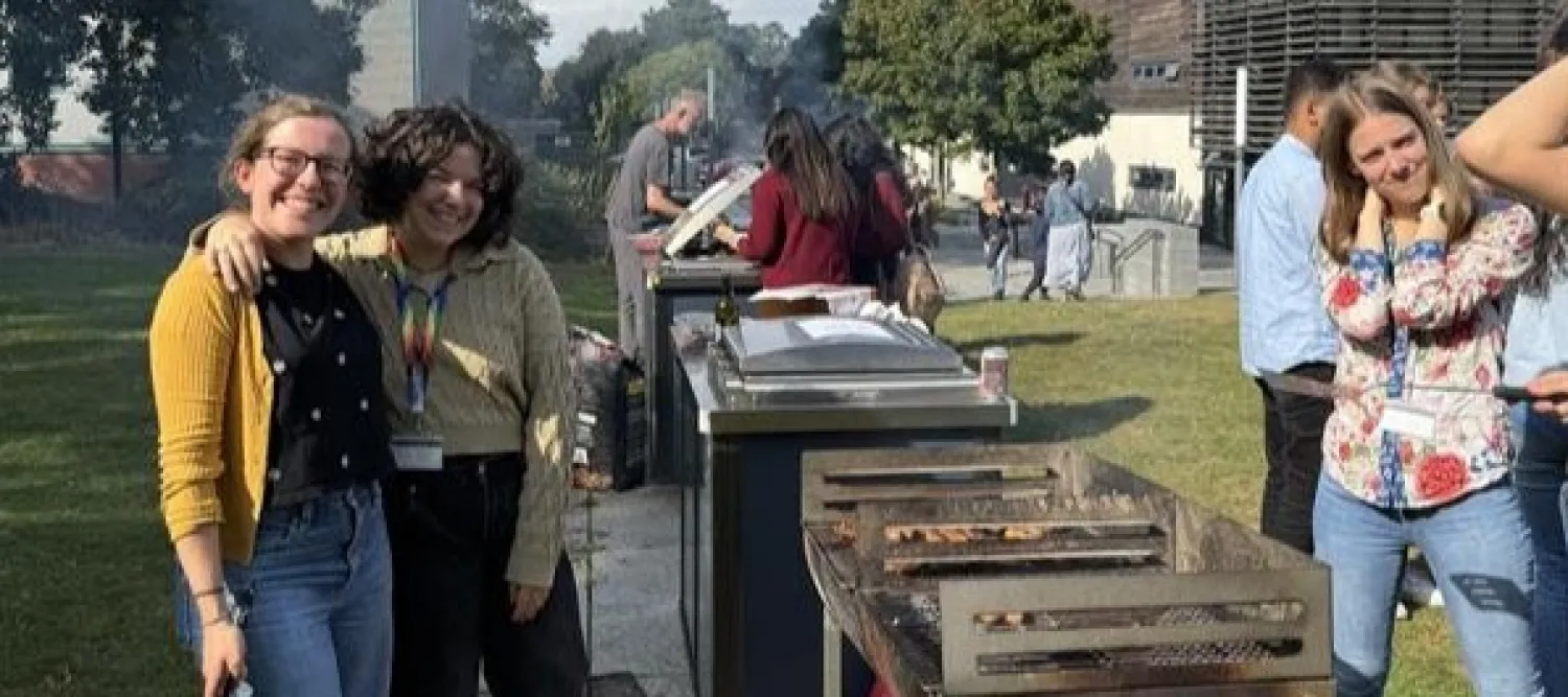 people cooing a BBQ