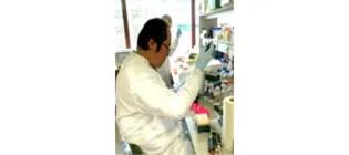 Dr. Chao-Kuo Liu working in the lab.