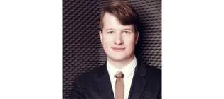 Headshot of Dr. Jan Oltmanns.