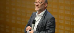 Professor Bruce Whitelaw