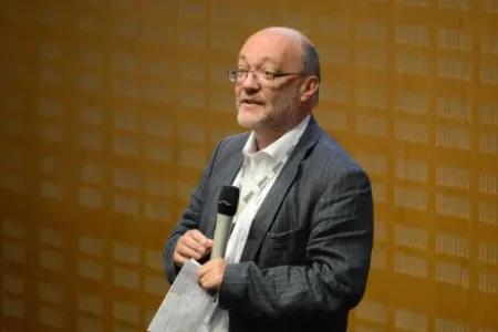 Professor Bruce Whitelaw