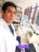 Dr(c) Felipe A. Millacura in the lab.