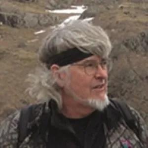 portrait photo of Bill Earnshaw