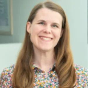 portrait photo of Hannah Long