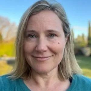 portrait photo of Amy Buck