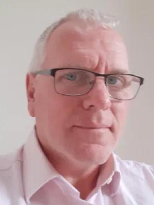 Finlay-MacDonald-Headshot