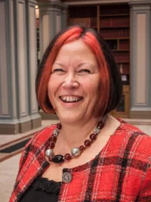 Professor-Lesley-Yellowlees-Headshot