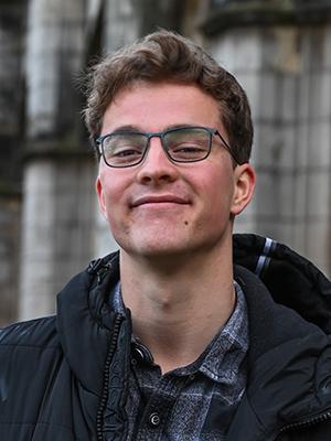 Pierce-Bozeat-Headshot