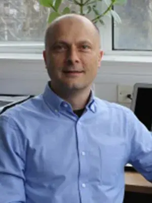 Attila-Molnar-Headshot