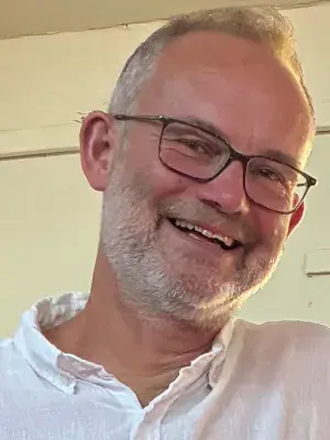 This is an image ofKevin G. Hardwick, PhD Professor of Molecular Genetics