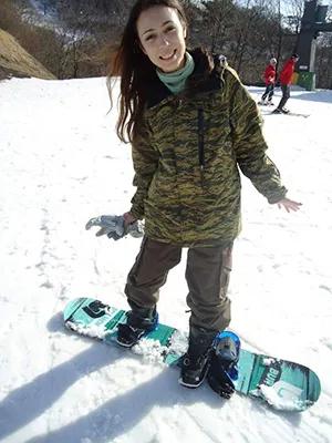 Photo of Emili Ziem on a snowboard