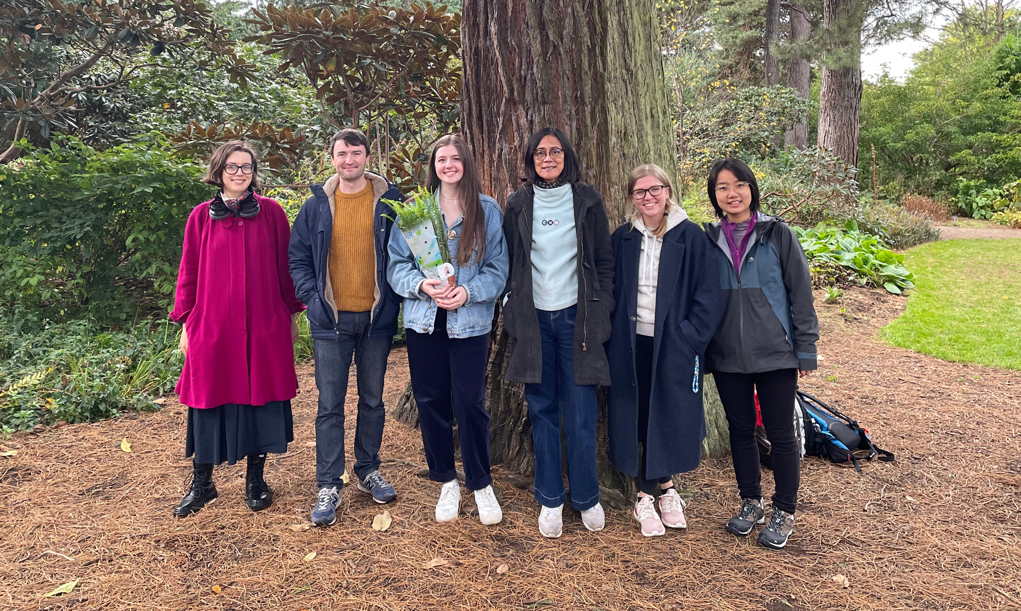 Photograph of the members of the Hetherington lab at Royal Botanic Gardens Edinburgh